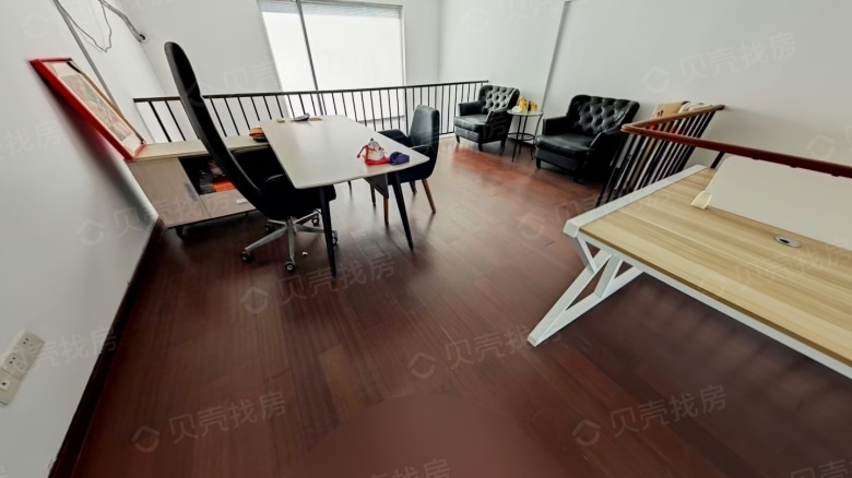 Eastern Penguin Creative Wealth Commercial Plaza