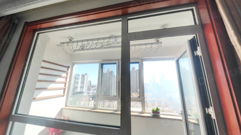 Apartment for rent in Qingdao - Urban Elegance - Photo 2