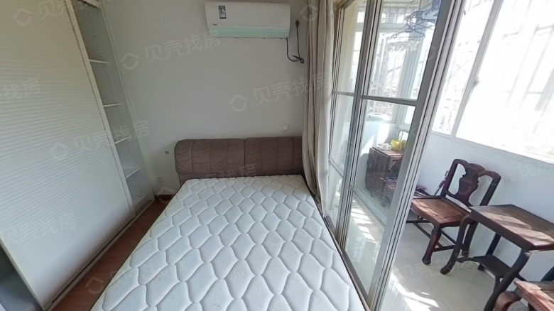 Apartment for rent in Shanghai - Xiangshan New Village Southeast Neighborhood - Photo 2