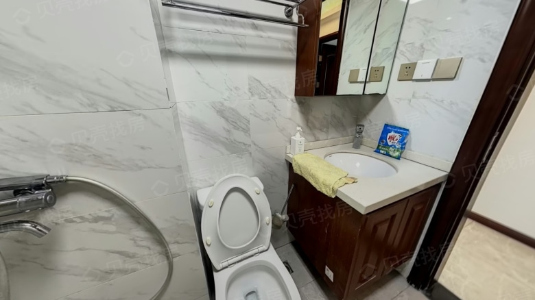 Apartment for rent in Wuhan - Jintuo Silver Lake Era - Photo 2