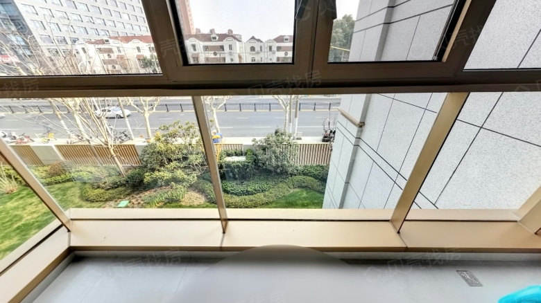 Apartment for rent in Shanghai - Huiyue Court - Photo 16