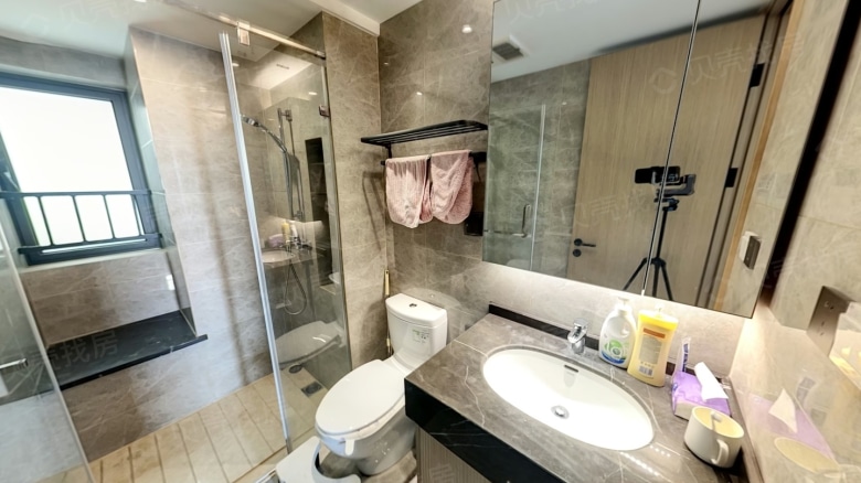 Apartment for rent in Wuhan - Oceanwide Oriental Realm Worldview Plot 8 - Photo 4