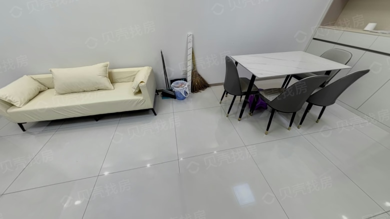 Apartment for rent in Wuhan - Wuhan Three Towns Center - Photo 2