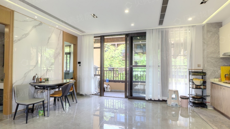 Rent Apartment in Sanya: Cuiping Phoenix Coast