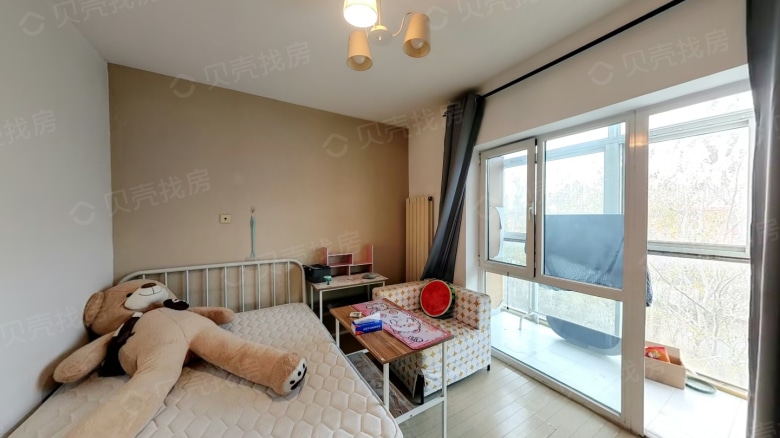 Sunshine 100 East Garden