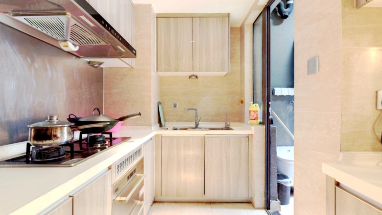 Apartment for rent in Wuhan - Yuexiu International Financial Hub Phase II - Photo 2