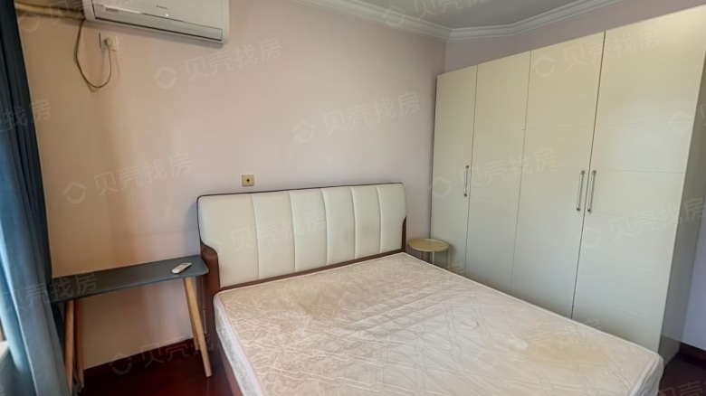 Apartment for rent in Shanghai - Rainbow Crown Apartments - Photo 4