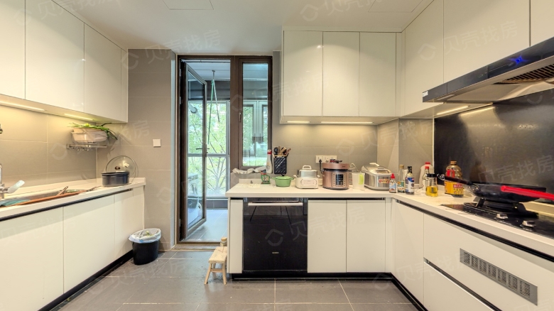 Apartment for rent in Wuhan - Optics Valley Innovation World Phase 1 - Photo 3