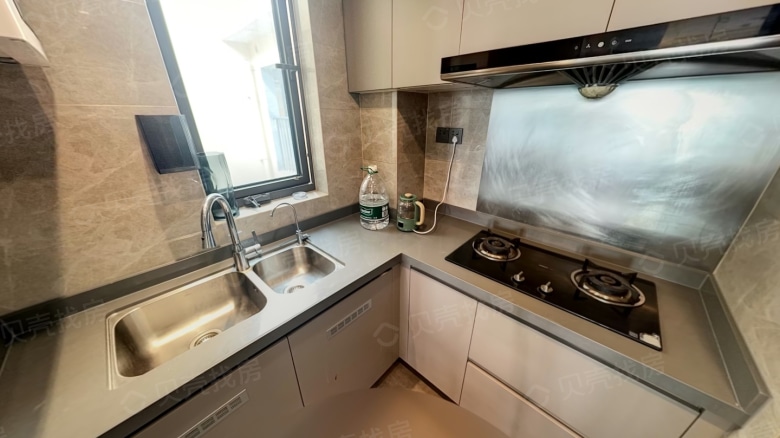 Apartment for rent in Wuhan - Oceanwide Oriental Realm Worldview Plot 8 - Photo 3