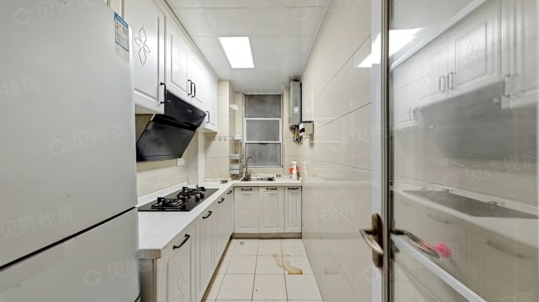 Apartment for rent in Wuhan - BaRuijing Central Living Area Phase VI - Photo 4