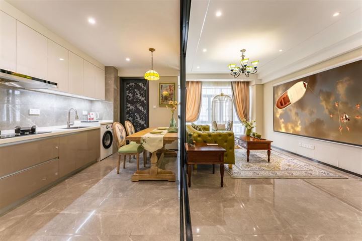 One-Bedroom Apartment with Living Room Near Metro Lines 2 and 7 in Wuhan