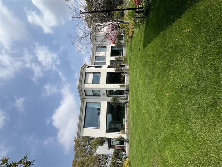 Detached House with Private Garden Near SAS Puxi Campus in Xijiao Manor