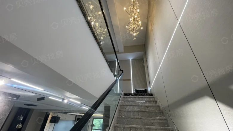 Mission Hills Villa - View 22