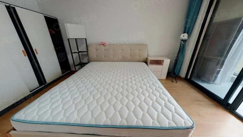 Modern Times · Spring Breeze Ten Miles - View 3