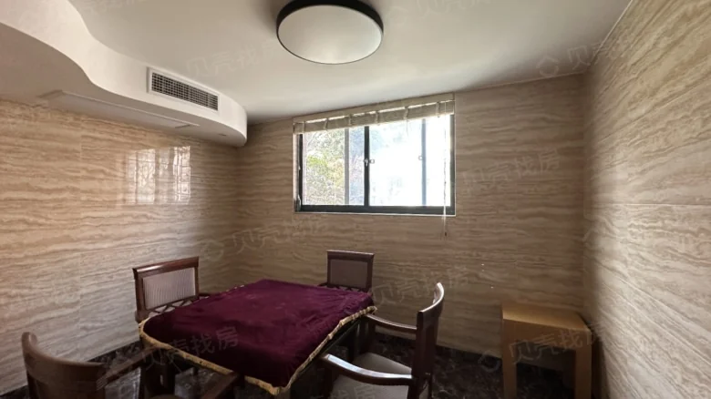 Peninsula Mansion - View 25