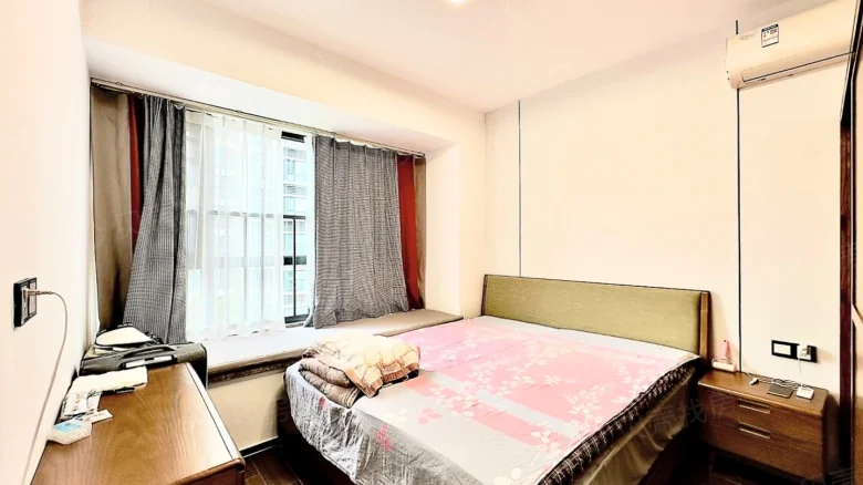 Sanya Yishan Lake - View 2