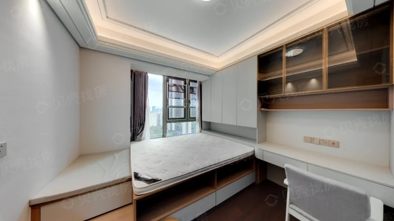 Poly Skyjoy - View 6