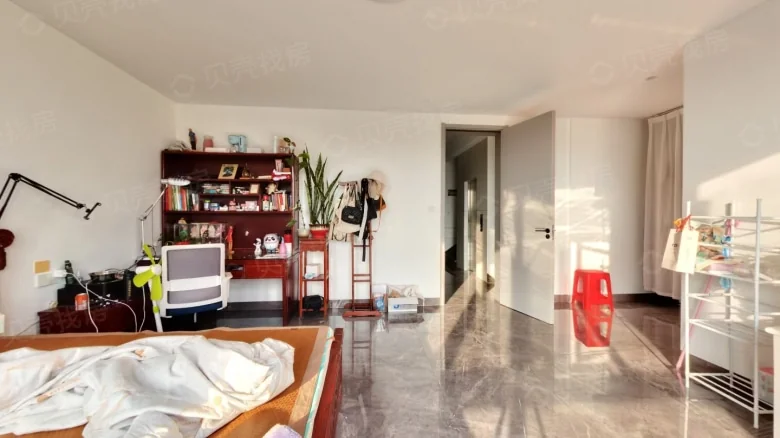 Mission Hills • Nine Miles - View 7