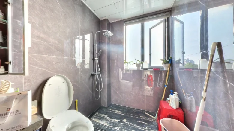 Mission Hills • Nine Miles - View 10