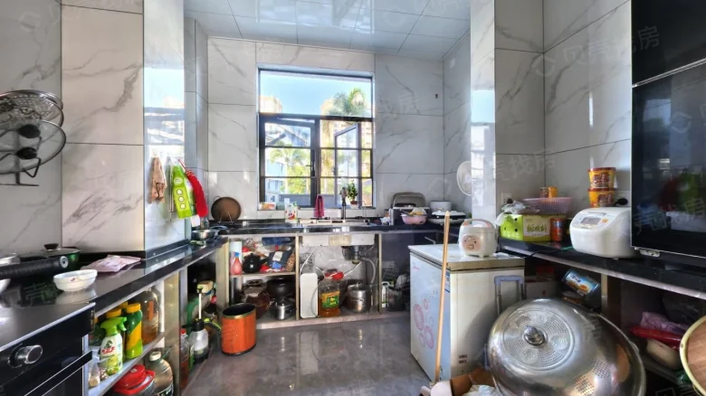 Mission Hills • Nine Miles - View 9