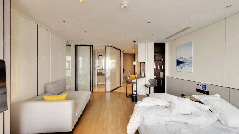 East Ridge High Up - View 3