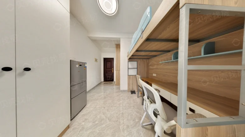 Sunshine Plaza - View 1