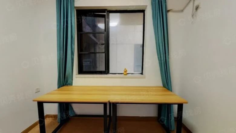 Modern Times · Spring Breeze Ten Miles - View 4