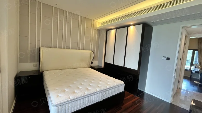 Peninsula Hill - View 3