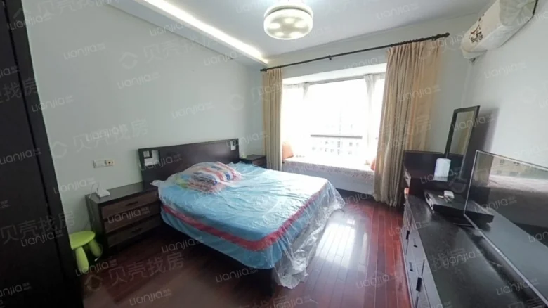 Four Seasons Panoramic Terrace - View 1