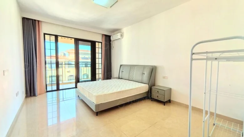 Peninsula Blue Bay - View 2