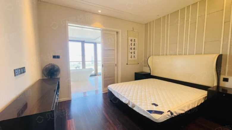 Half Mountain Half Island - View 5