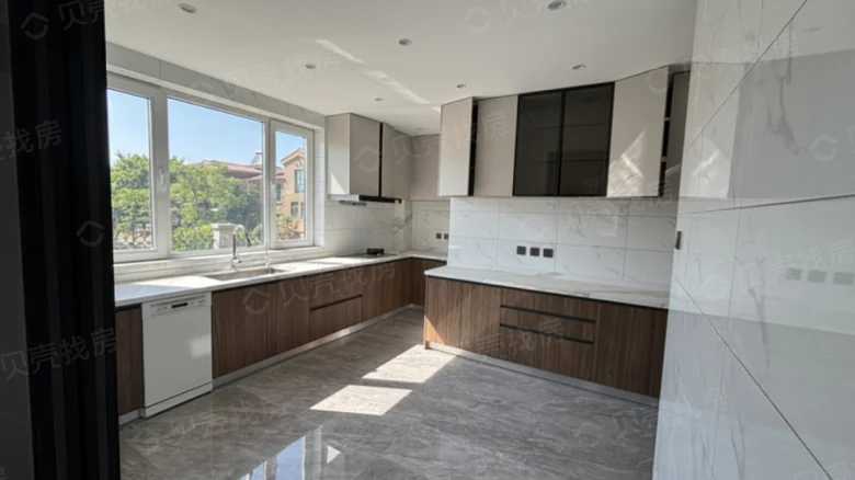 Rose Garden - View 6