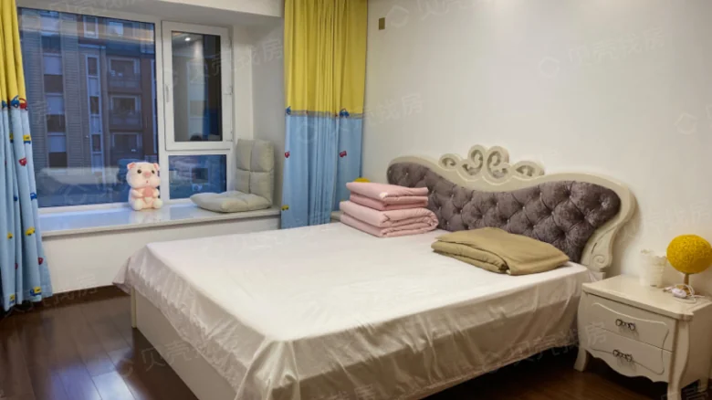 Banff Garden - View 3