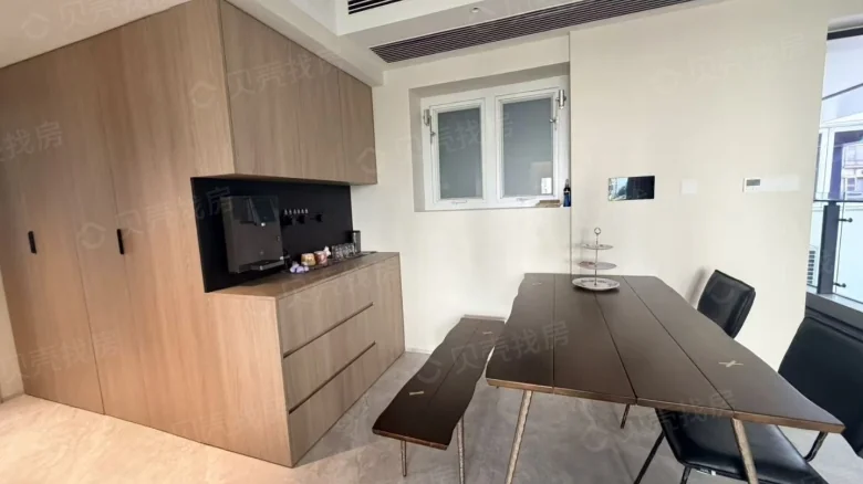 Luoniushan Jiuyue Terrace - View 3