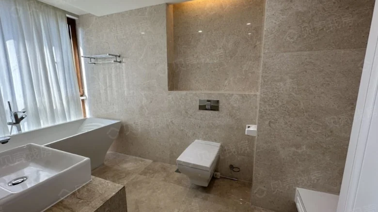 Banshan Bandao · Central Seaview Avenue - View 9