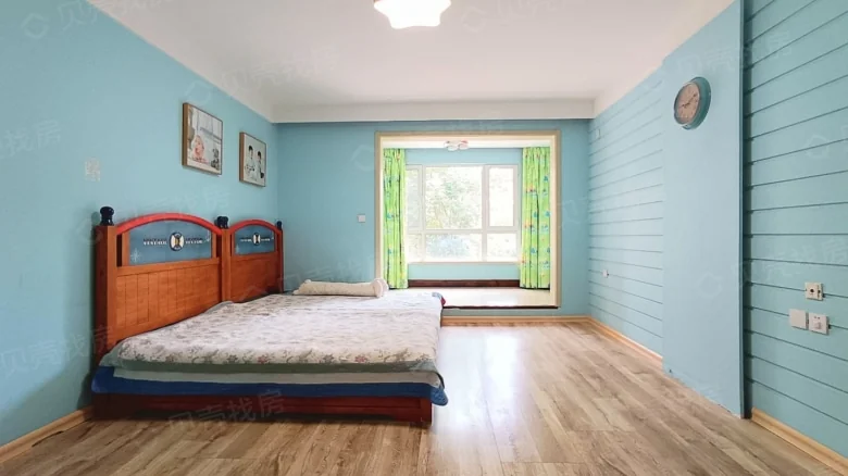 Longhu Xiangti Stroll - View 3