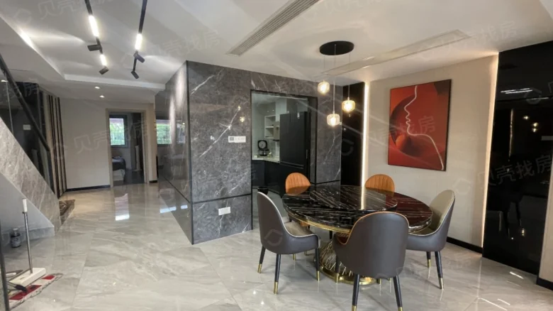 Mission Hills Villa - View 13