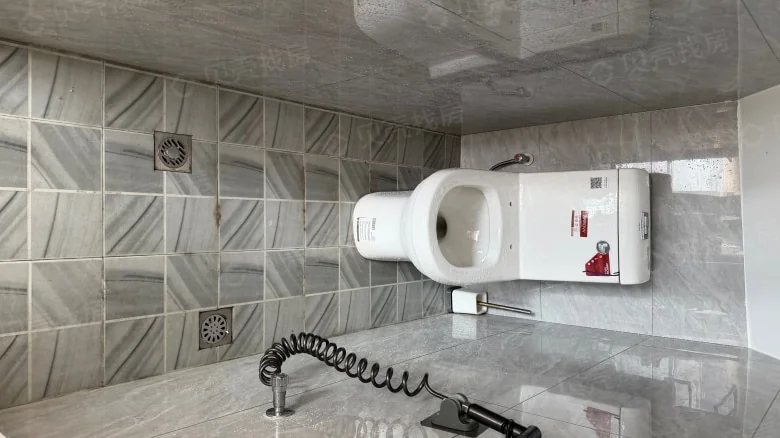 Orient World Trade Plaza - View 2