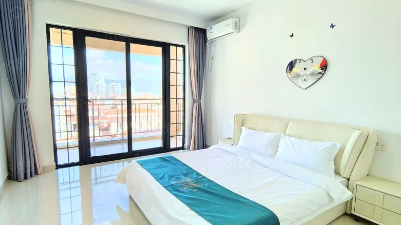 Peninsula Blue Bay - View 2