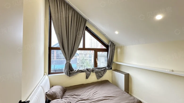 Villa residence or mansion. - View 7