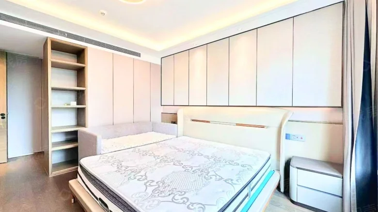 Golden Land Peak Hub - View 4