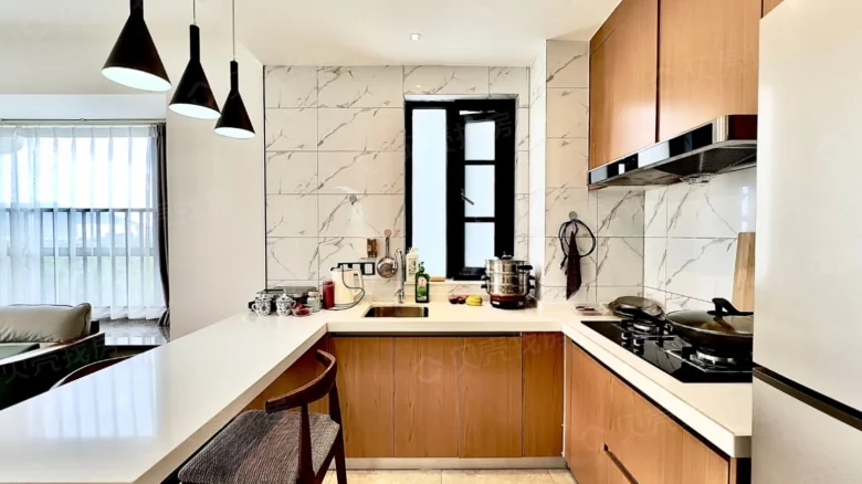 Sanya Yishan Lake - View 3