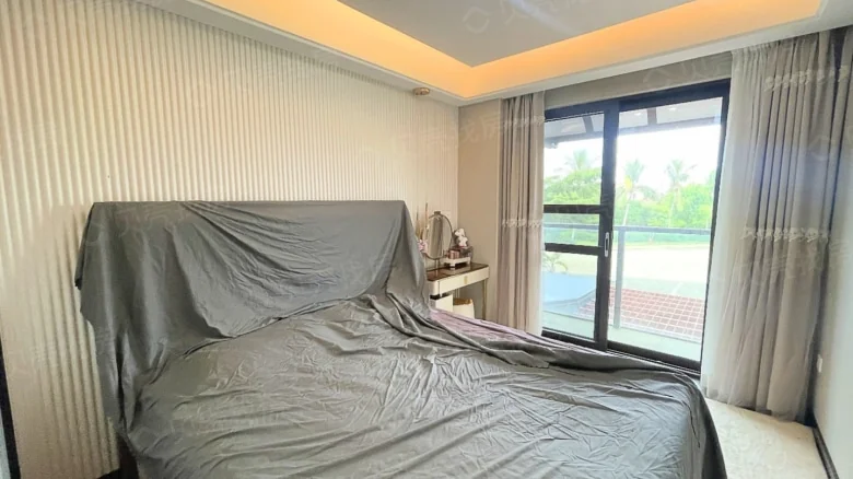 Mission Hills Villa - View 4