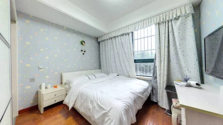 Bright Central Dragon Prosperity Home Apartment - View 5