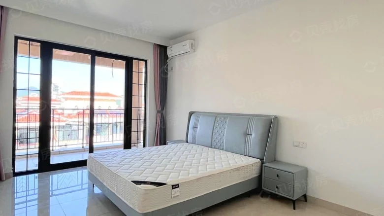 Peninsula Blue Bay - View 2