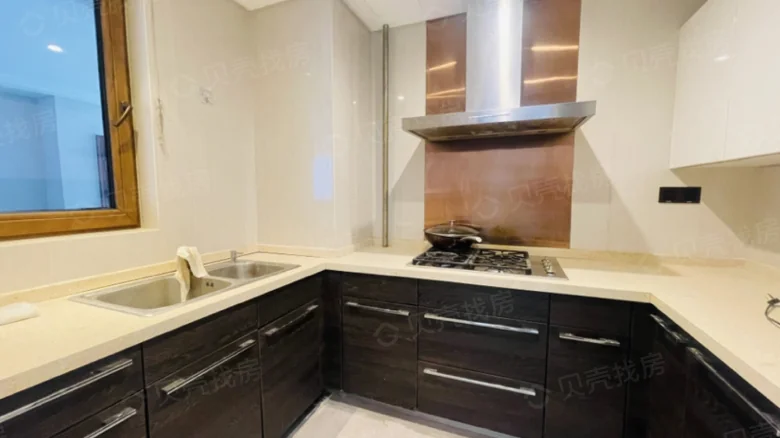 Half Mountain Half Island - View 10