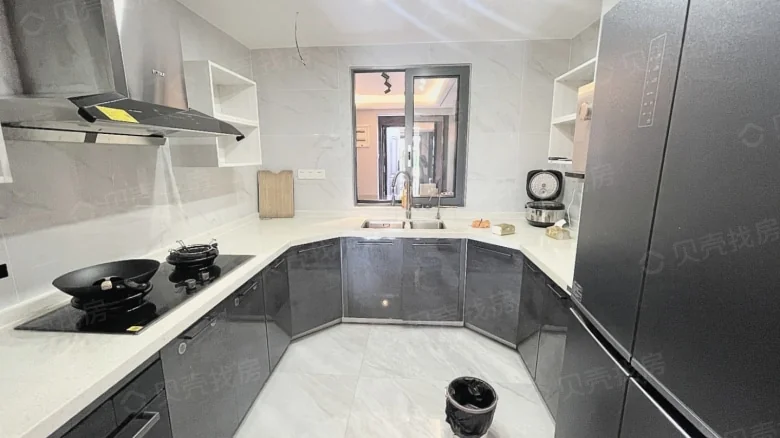 Mission Hills Villa - View 16