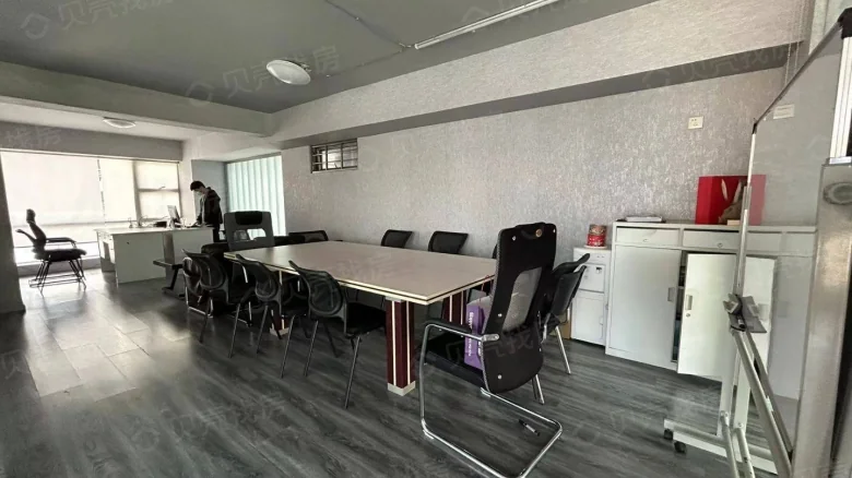 Silver Sea SOHO International Apartment - View 3