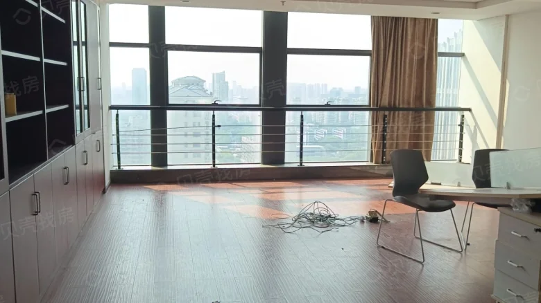 Chamber of Commerce Tower - View 1