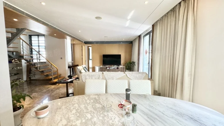 Lakeview Mountain Retreat - View 2